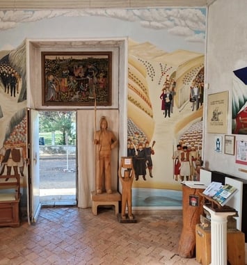 Exposition de sculptures et de fresques
