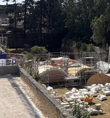 Visite du chantier des douves de Châteauneuf