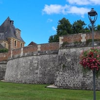 Visite guidée du château de Dampierre (extérieur)