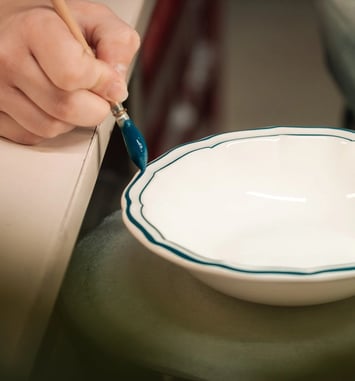 Atelier de peinture sur faïence