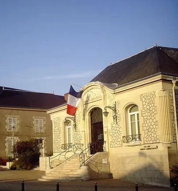 Visite exceptionnelle de la mairie de Fleury-les-Aubrais à l'occasion de ses 100 ans