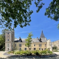 Théâtre dans le parc du Château du Prieuré à Villemoutiers