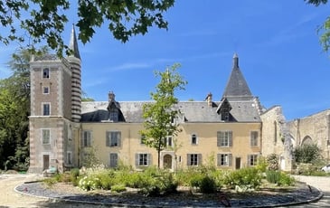 Théâtre dans le parc du Château du Prieuré à Villemoutiers